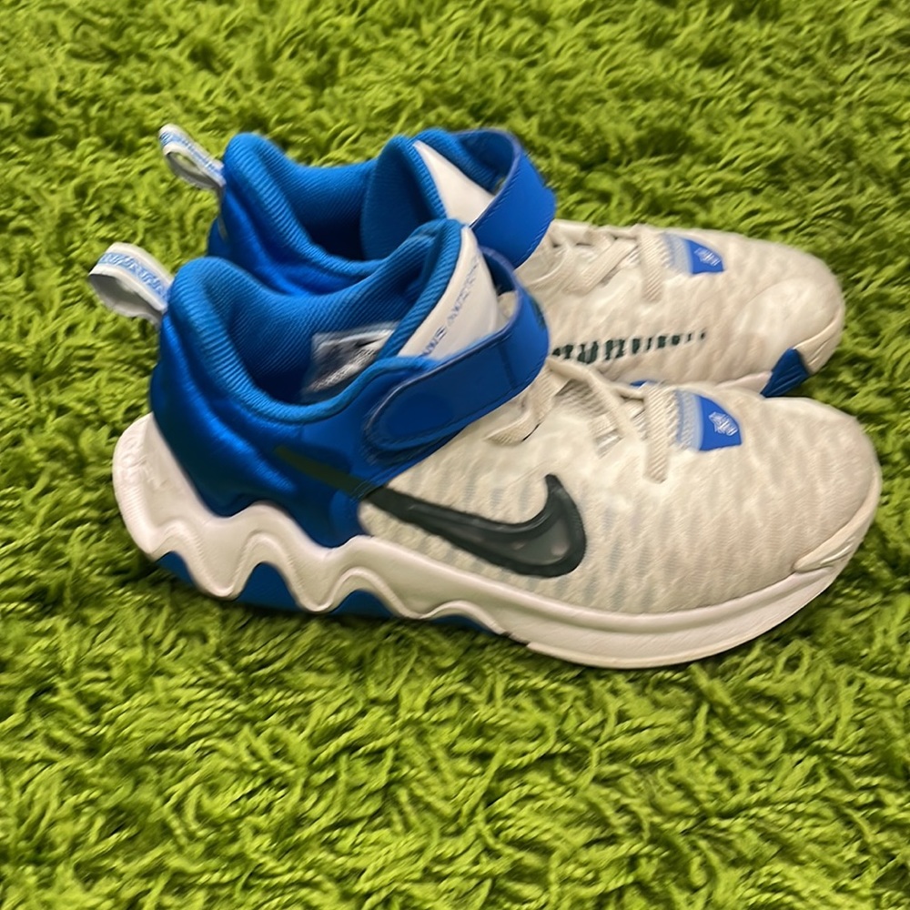 Nike - Picture 2 of 5